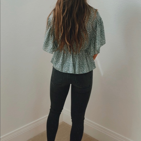 blouse - Picture 2 of 2